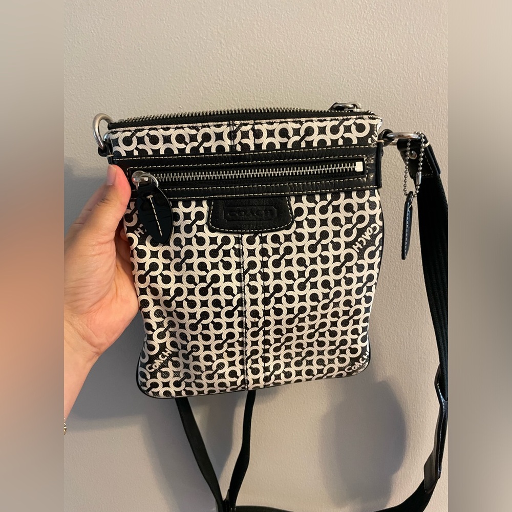 Coach crossbody purse black and white